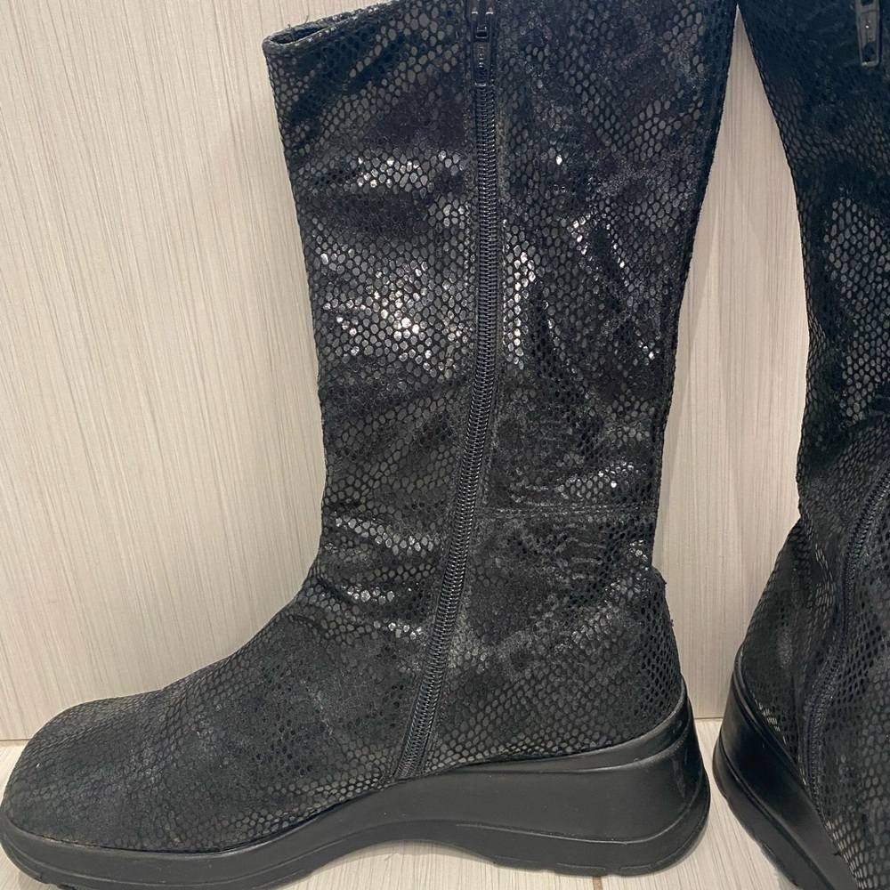 Taylor Swift style boots from ERAS Tour. Leather boots, Italian, Faux snakeskin.